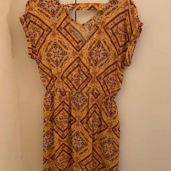 Pattern yellow dress - Picture 2 of 3